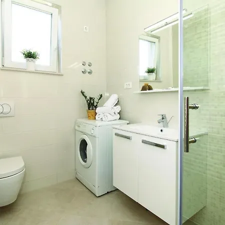 Kastel Gomilica With Sea View I Apartment Kaštela