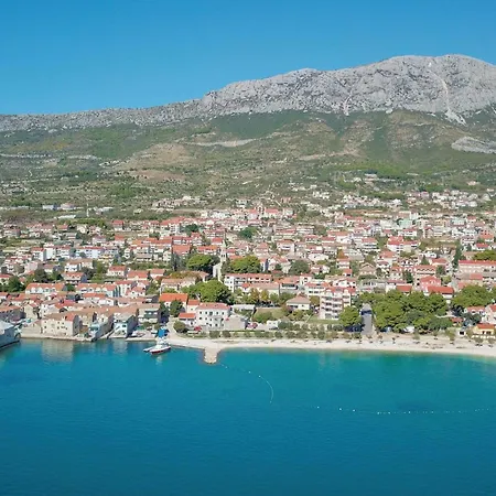 1 Bedroom Stunning In Kastel Gomilica