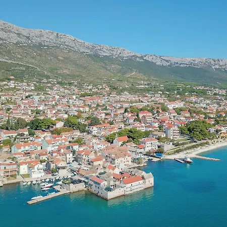 Apartment 1 Bedroom Stunning In Kastel Gomilica *
